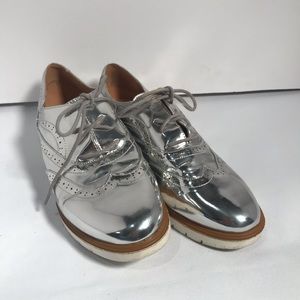 Shoe Dazzle metallic silver Oxford shoe sz 9.5